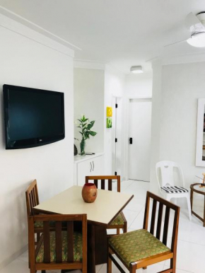 64 Flat Pitangueiras 1 quadra praia com Wifi